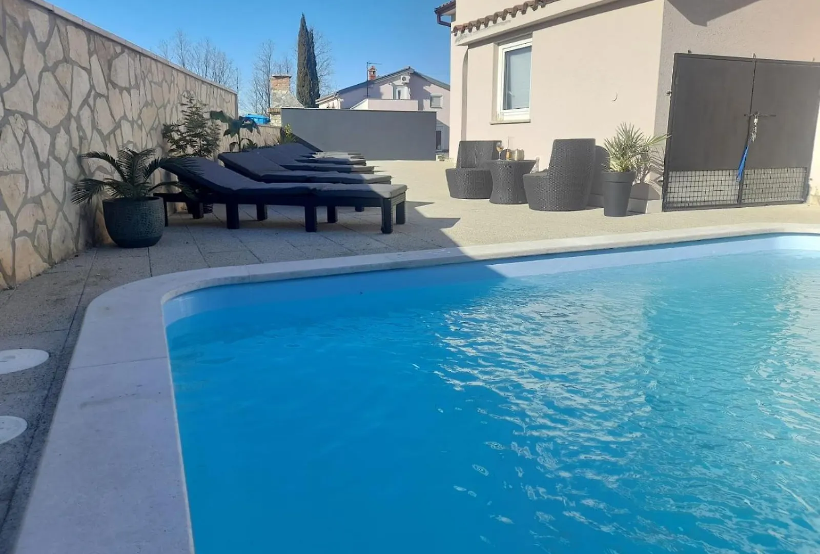 Villa Zara location
